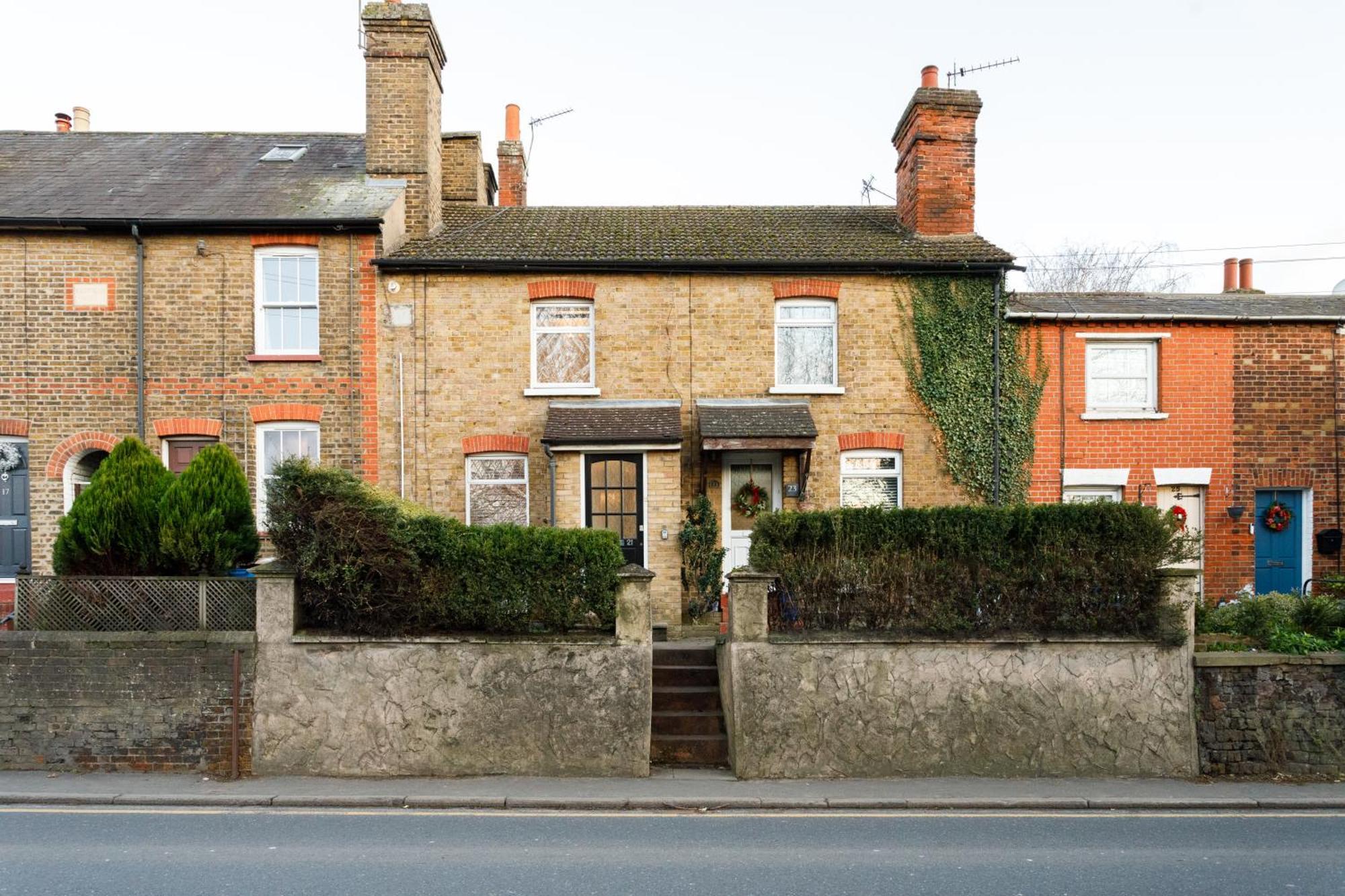 Cosy House - Stanstead Airport